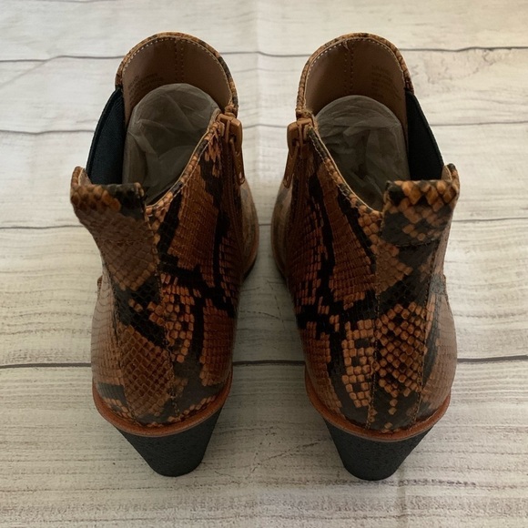 NIB Aerosoles Brandi Women's Ankle Boot in Brown Faux Leather, Size 7 - Picture 9 of 12